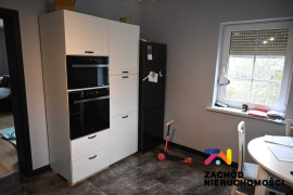 Dom z zabudowaniami Bytomiec